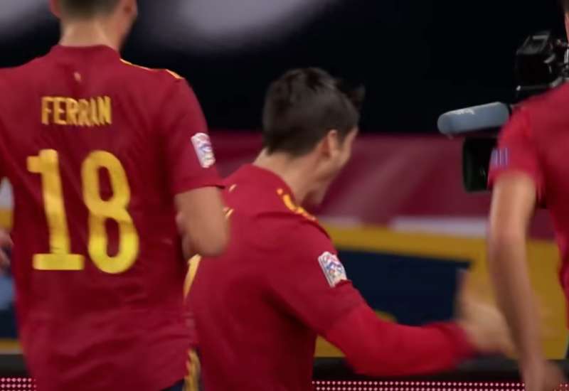 Смотреть онлайн трансляцию матча Италия - Испания