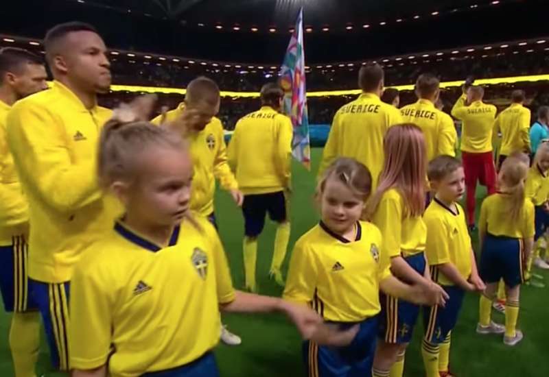 Футбольный матч Швеция - Украина